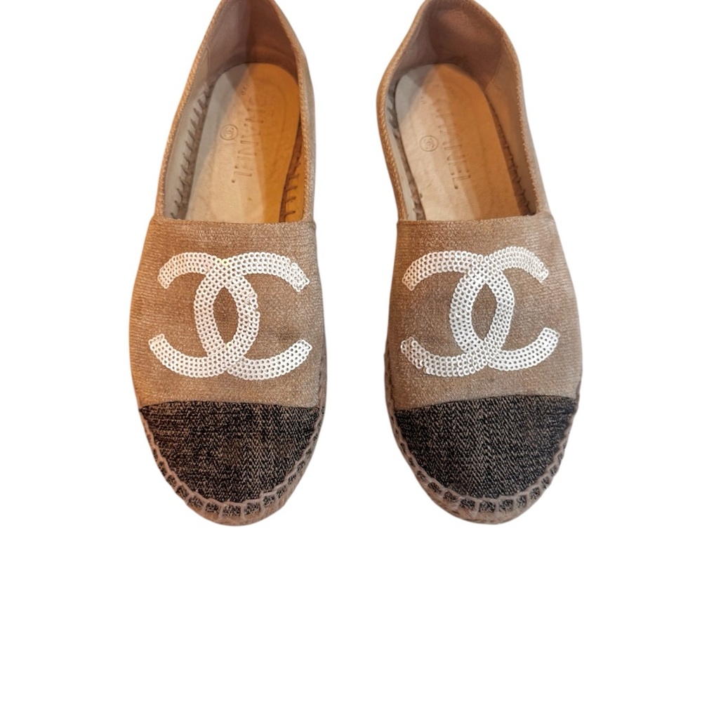 CHANEL Tan and Black Espadrilles